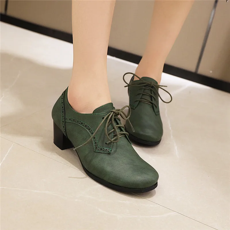 Женские туфли-лодочки на шнуровке с круглым носком | Обувь