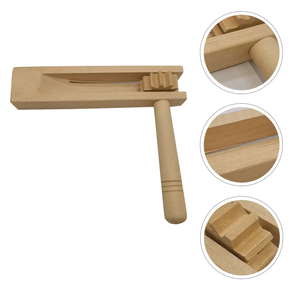 

1pc Wooden Ratchet Noise Maker Traditional Matraca for Parties