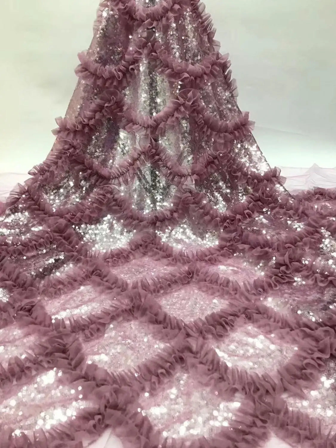 

Блестками 3D Цветочная вышивка французская кружевная ткань, горячая Распродажа в африканском стиле кружевная ткань для предметов одежды, ...