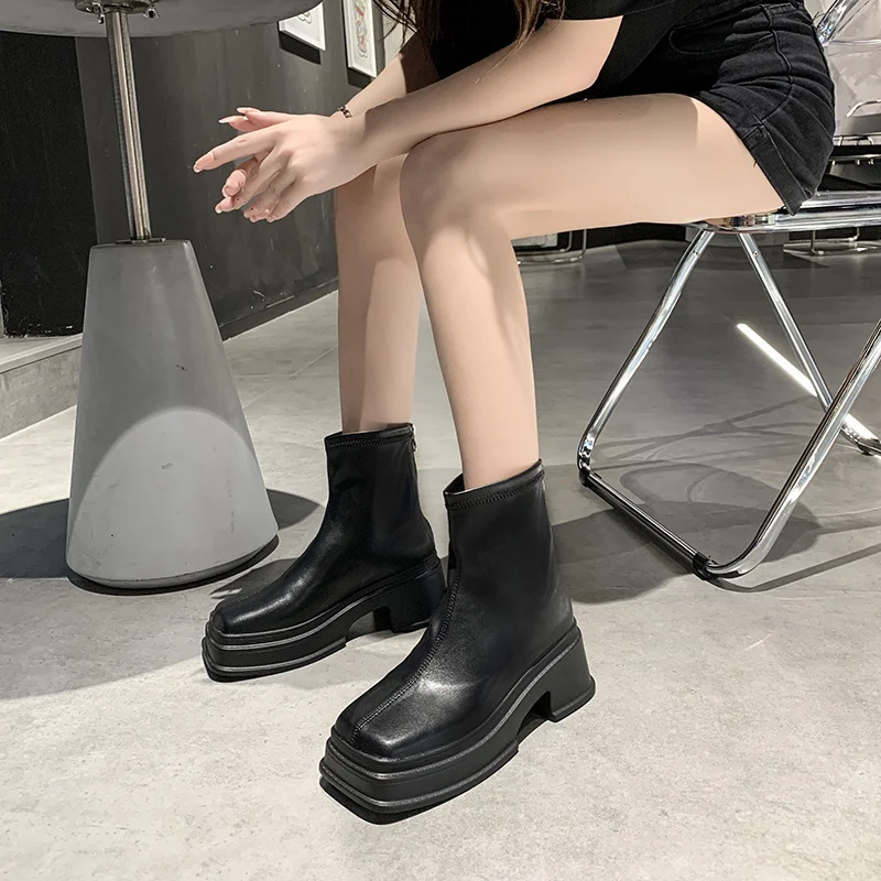 Женские кроссовки на платформе и толстой подошве разноцветные из искусственной