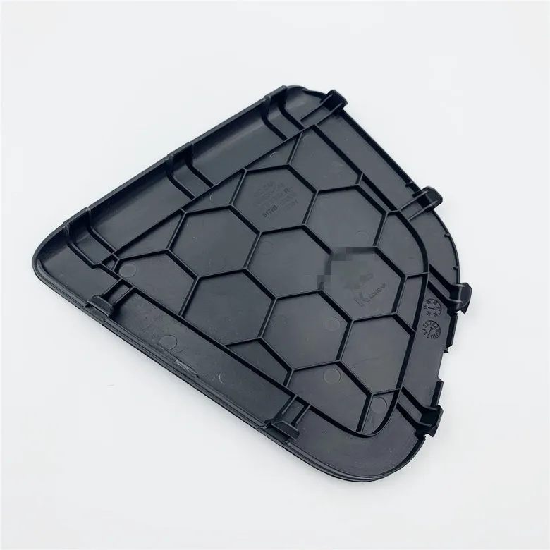 Подлинная задняя крышка с отверстием для левого и правого заднего фонаря