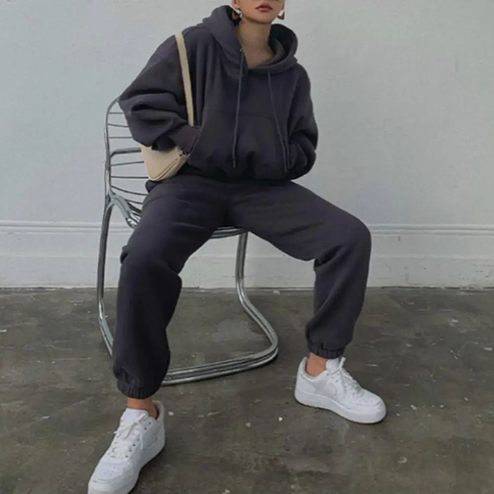 Свитшот и спортивные штаны для женщин однотонный комплект с капюшоном большими