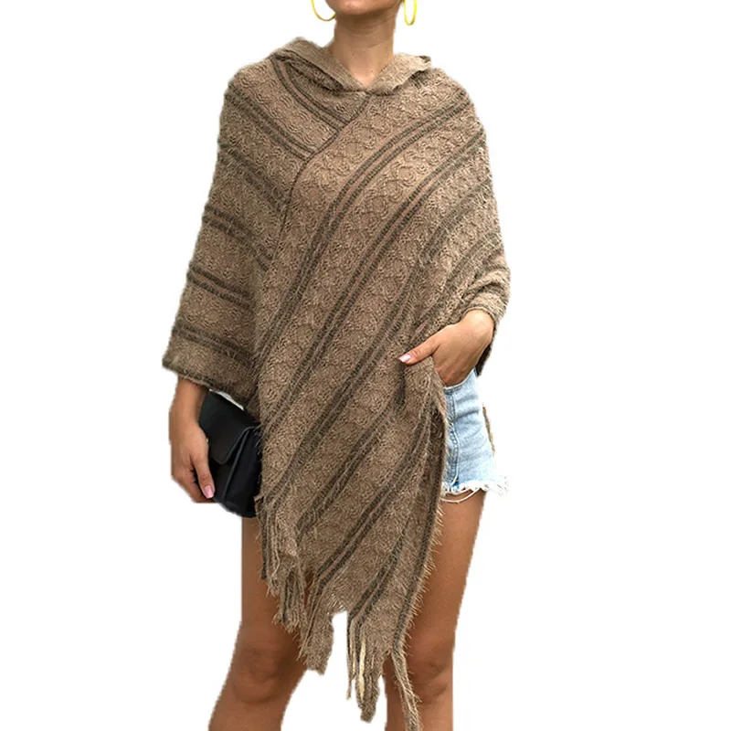 Женский трикотажный свитер накидка с капюшоном в готическом стиле| |