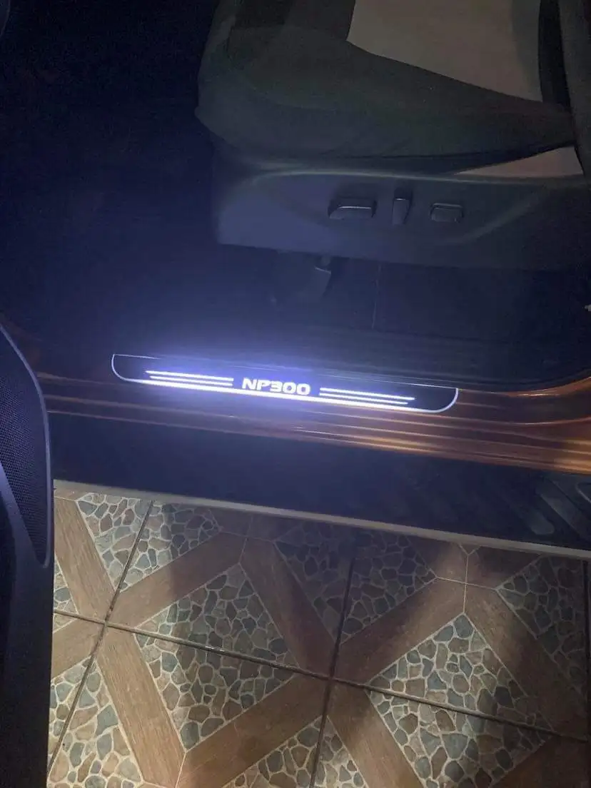 

RQXR led moving door scuff for Nissan np300 dynamic door sill plate flat lining overlay Flow/still light, 2pcs