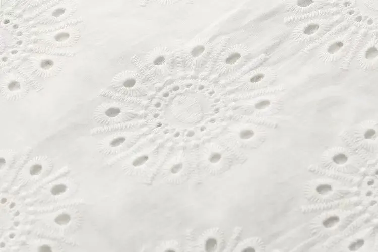 

2021 Hollow Out Embroidery Cotton White Shirts Summer New Loose All Match Plus Size Womens Tops