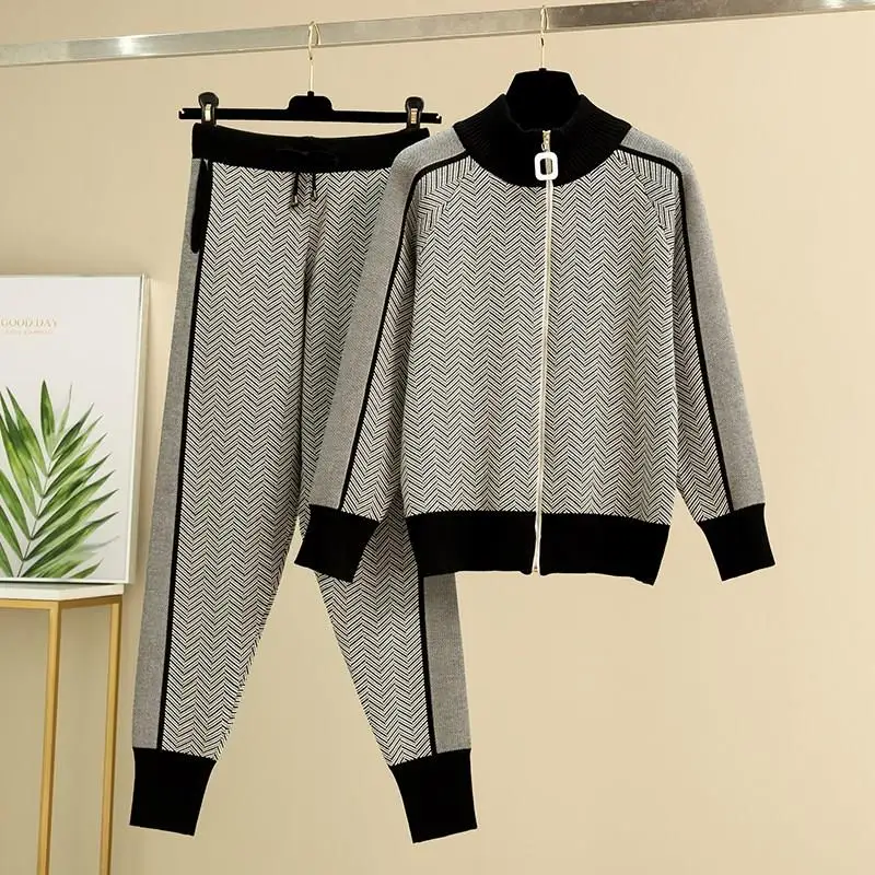 Осенне зимний женский трикотажный спортивный костюм кардиган на молнии штаны