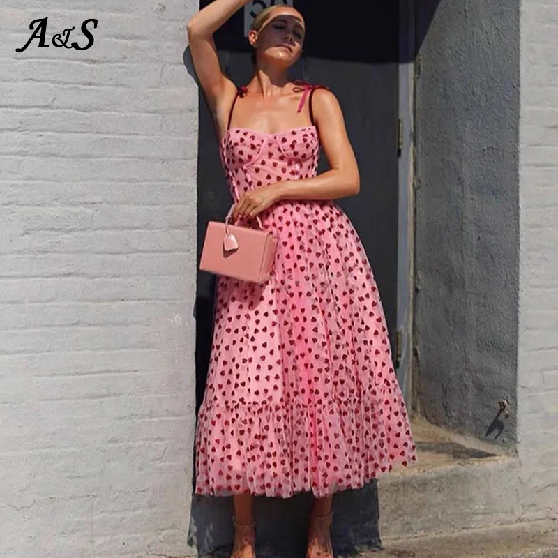 Женское платье на бретелях спагетти Anbenser розовое с сердечками без рукавов