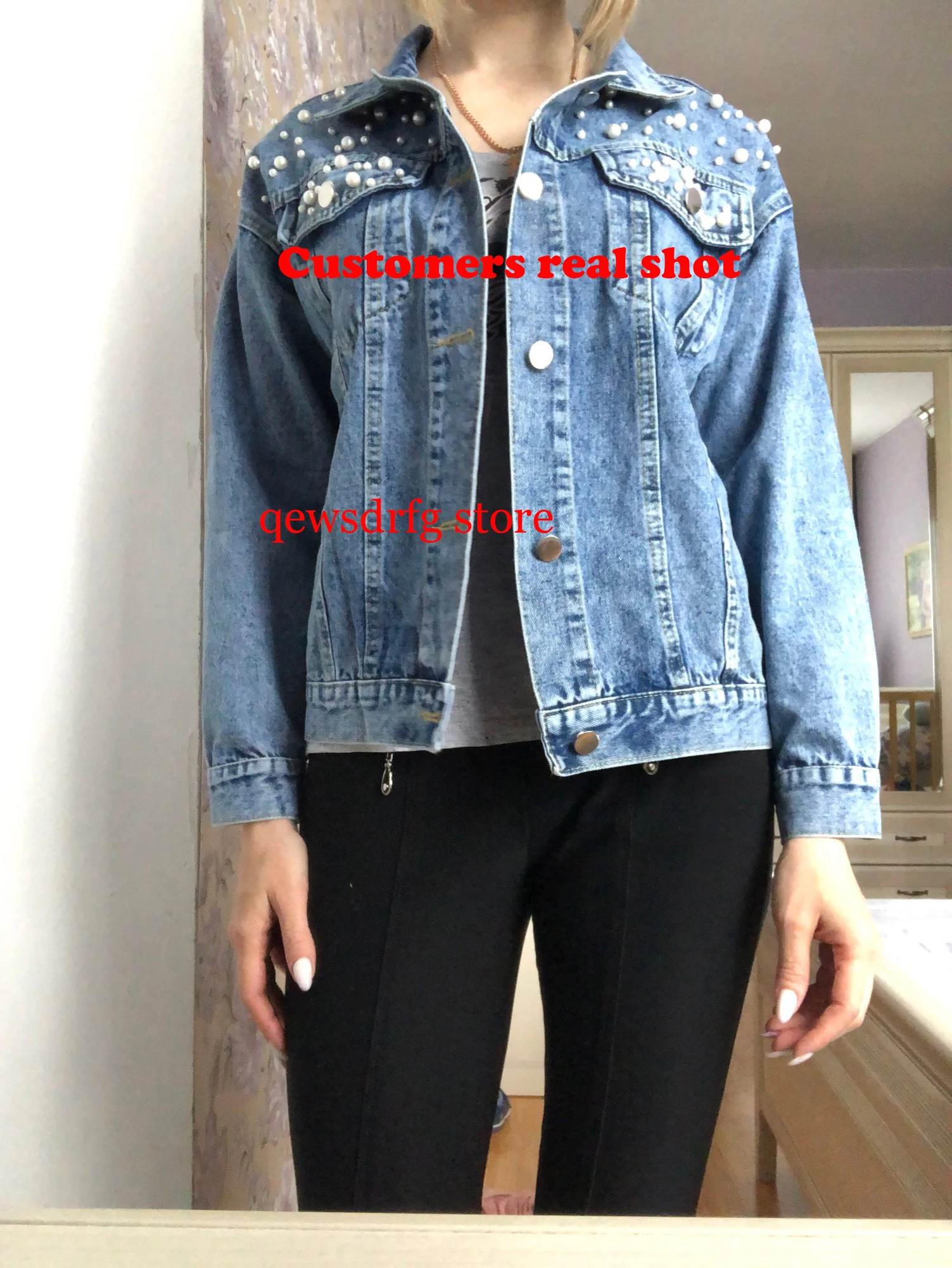 Куртка женская короткая бомбер из денима модная однобортная с бисером большие