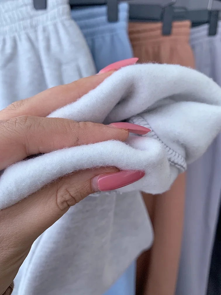 Однотонные уличные брюки на осень и зиму флисовые шаровары карго женские Теплые