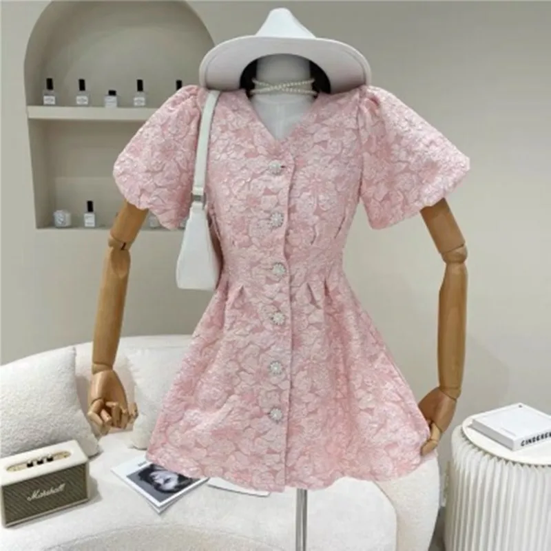 

Fashion Vestidos Mujer Verano 2021 Women Single Breasted Exposed Waist Dress 2021 Sexy V neck Jacquard Hollow Out Dress casual