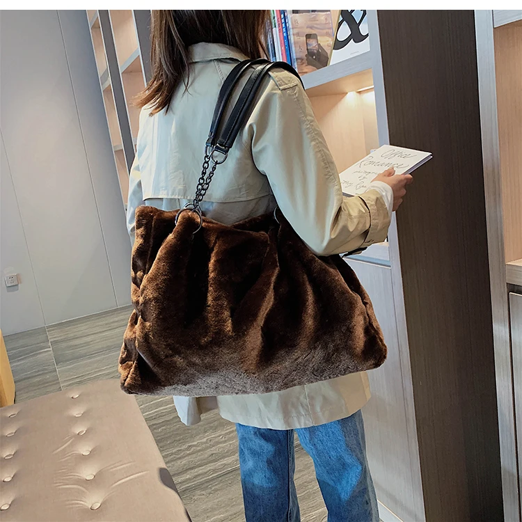 Original Brand Autumn And Winter Plush Shoulder Bag& Large Capacity Chain Tote Bag Width 49cm High 31cm Thickness 13cm
