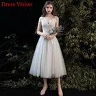 Свадебное платье с кружевной аппликацией и V-образным вырезом