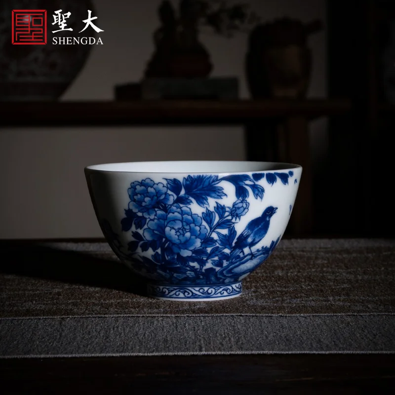 

Shengda ceramic kungfu tea cup tea cup hand painted blue and white lingque flower stone Master Cup Jingdezhen tea set