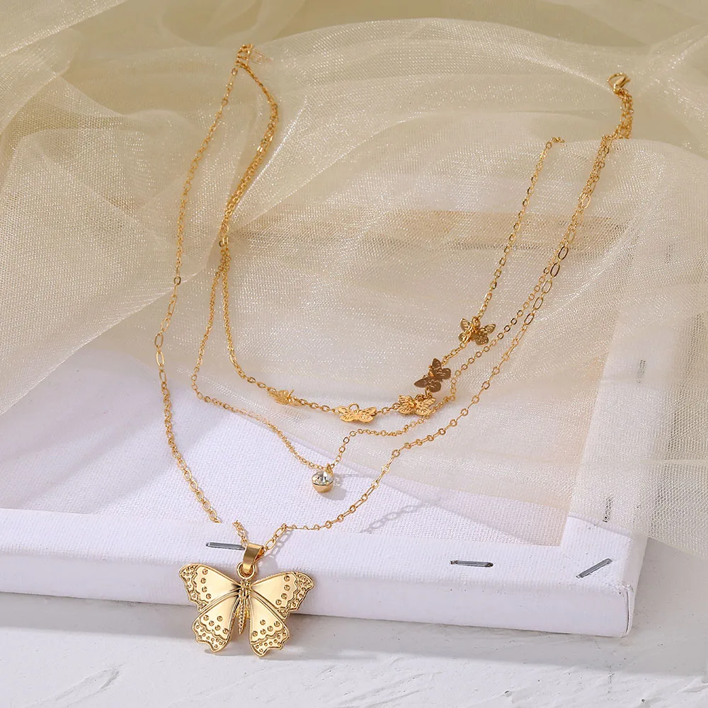 

Bohemian Gold Necklace Fashion Retro Personality Butterfly Pendant Crystal Multilayer Chain Choker Jewelry Accessories Gift