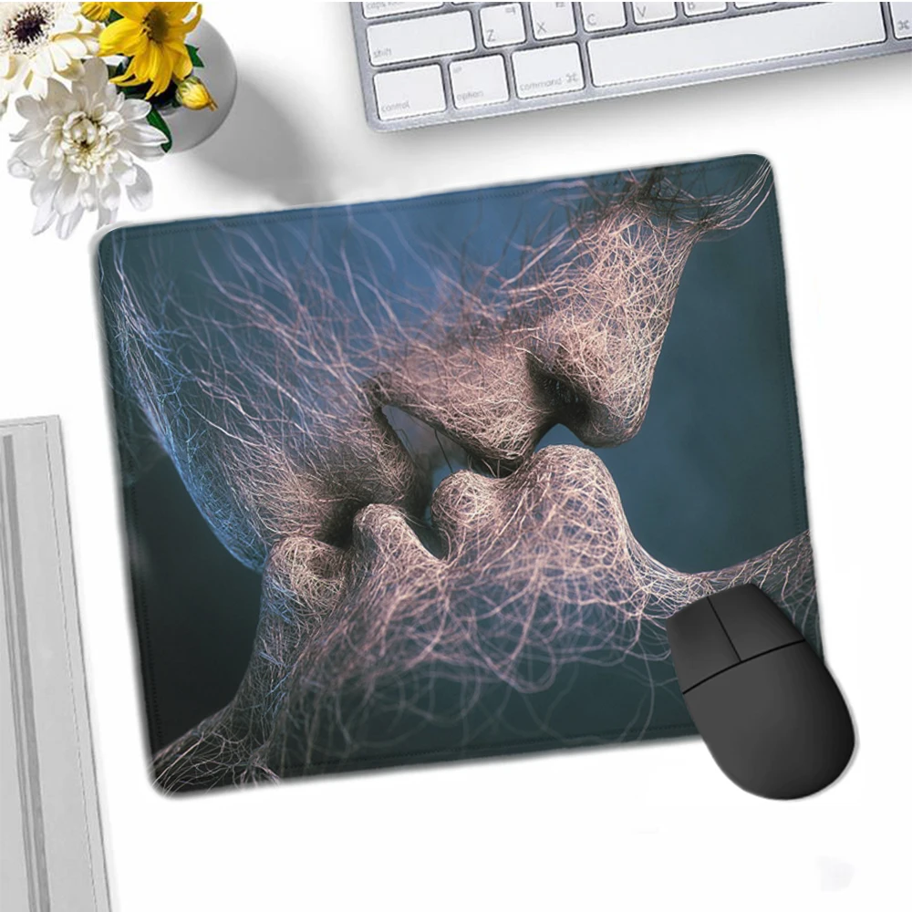 

High Quality Beautiful romantic artistic love Anime Mouse Mat Smooth Writing Pad Desktops Mate Gaming Mouse Pad small mouse pad