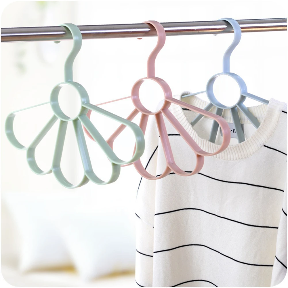 Nordic Clothes Hangers Multifunction Baby Hanger Scarf Frame Petal Tie Belt Storage Organizer Rack |