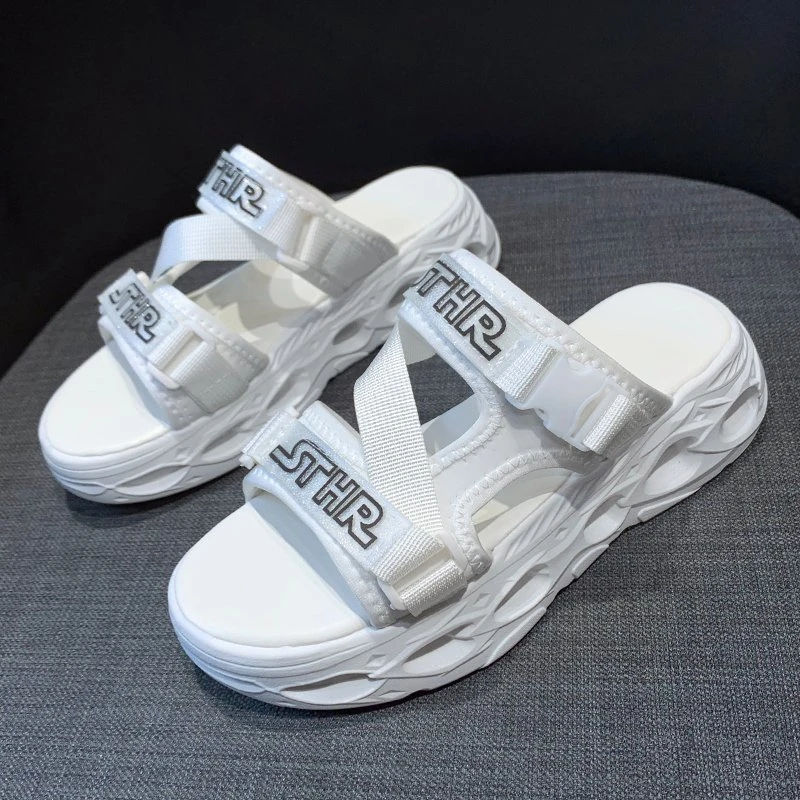 

Explosive flat-bottomed comfortable wear-resistant beach women's slippers open-toe 2021 new women's sandals QIWN