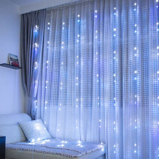 Магическая атмосфера с LED гирляндами «метеоритный дождь»