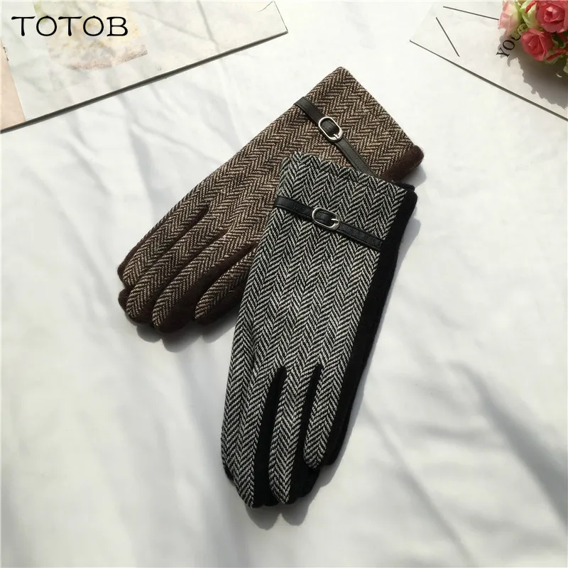 Классические тонкие перчатки осенне зимние кожаные с узором в елочку пряжкой и