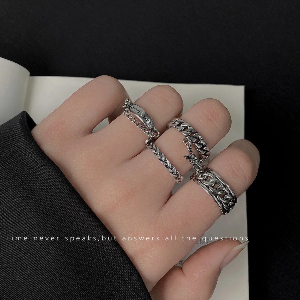 

Ins Personality Ring Retro Niche Opening Rings Adjustable Heart-shaped Index Finger Ring Men And Women Couples Bracelets