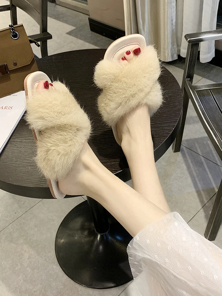 

2019 new sweet fluffy rabbit fur cross-wearing flat-bottomed flat fur slippers