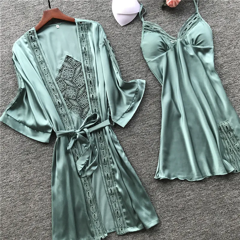 Комплект женский кружевной из двух предметов пижама с длинным рукавом халат