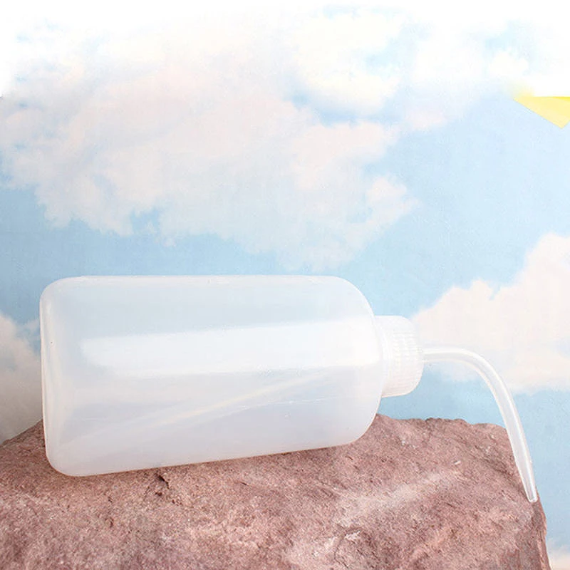 

250/ 1000ml Curved Mouth Diffuser Soap Wash Squirt Squeeze Bottle For Lab White