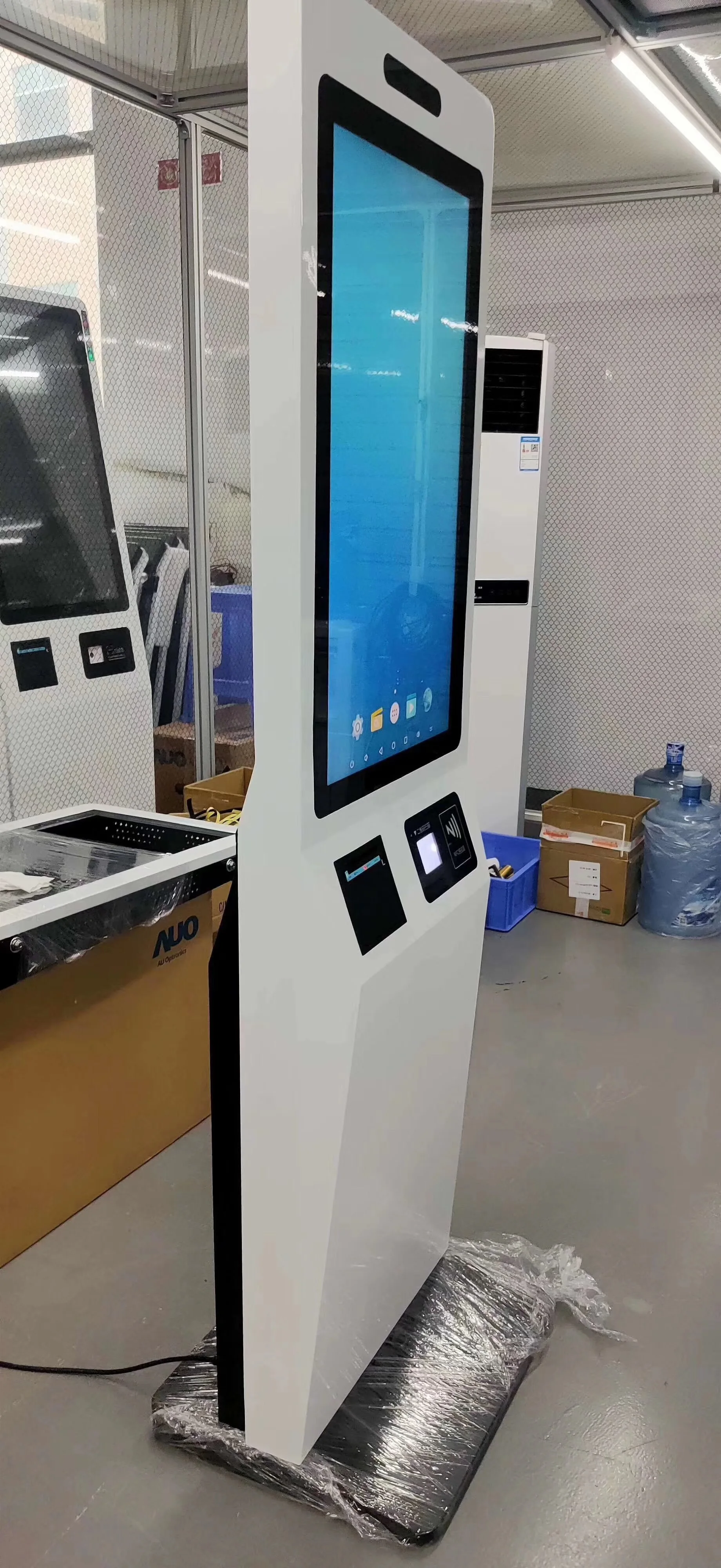 Цифровая вывеска Lan Wi Fi Распознавание отпечатков пальцев AIO с камерой и ПК