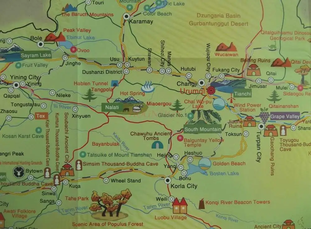 

Синьцзянская карта туристических маршрутов (английская версия)
