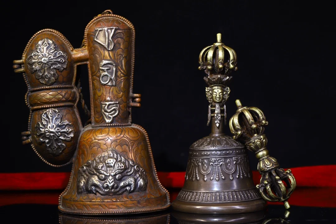 

Tibetan Buddhist handmade Puba Vajrakilaya bell ,Dorje Vajry with box/set