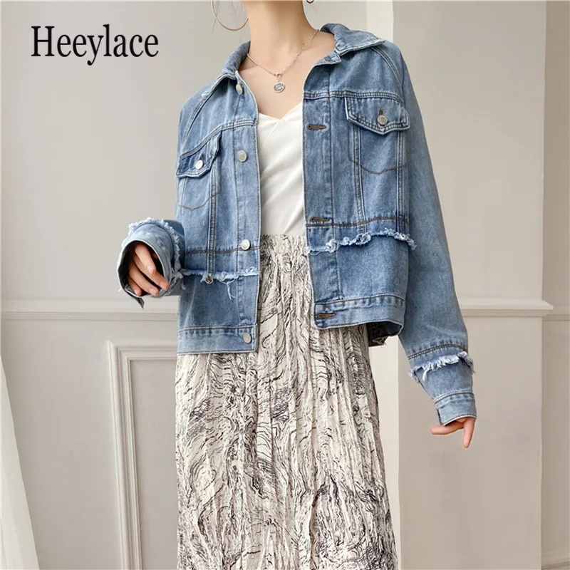 Демисезонные джинсовые куртки для женщин повседневные с карманами и бахромой в