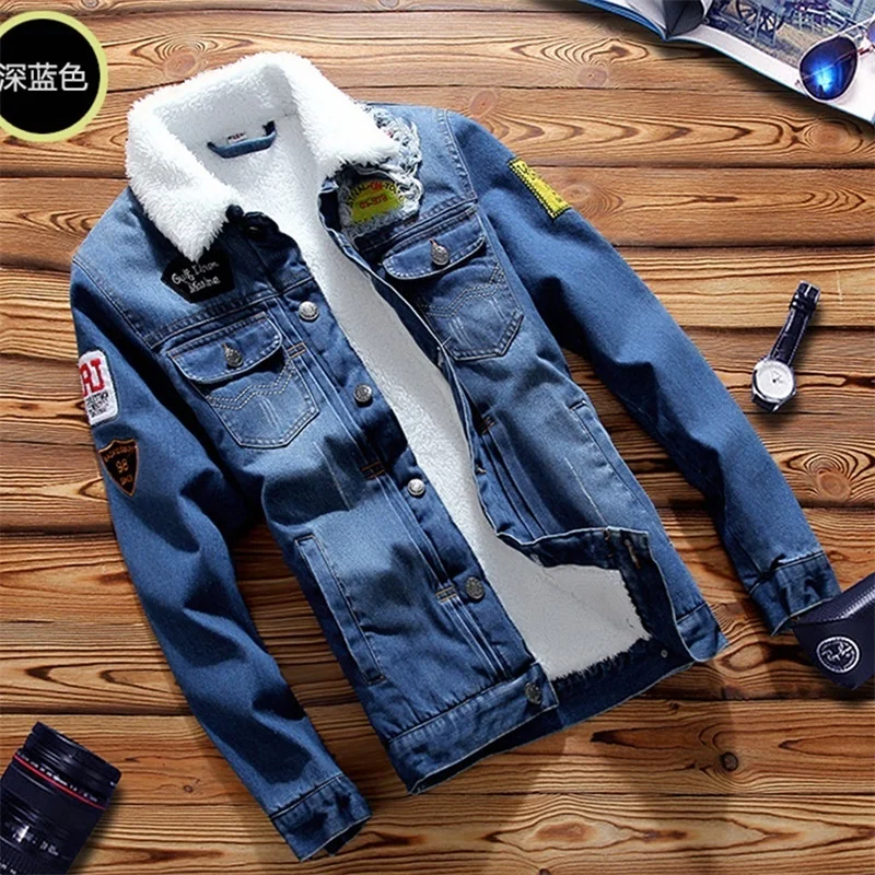 Мужская джинсовая куртка повседневная приталенная с теплой меховой подкладкой