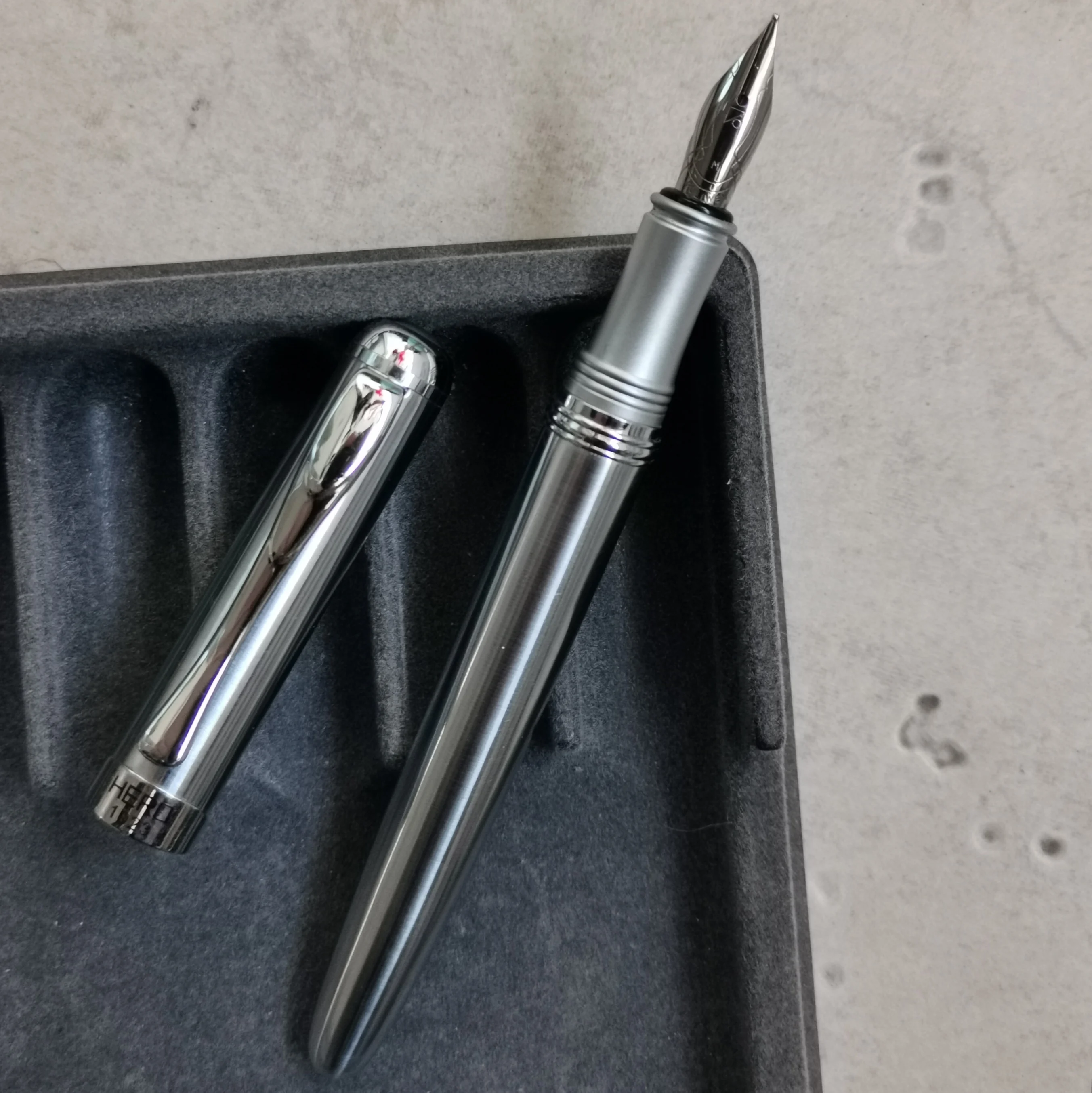 

Перьевая ручка Hero 1023 со стальным чернильным пером M Nib 2008S, канцелярские принадлежности, офисные и школьные принадлежности