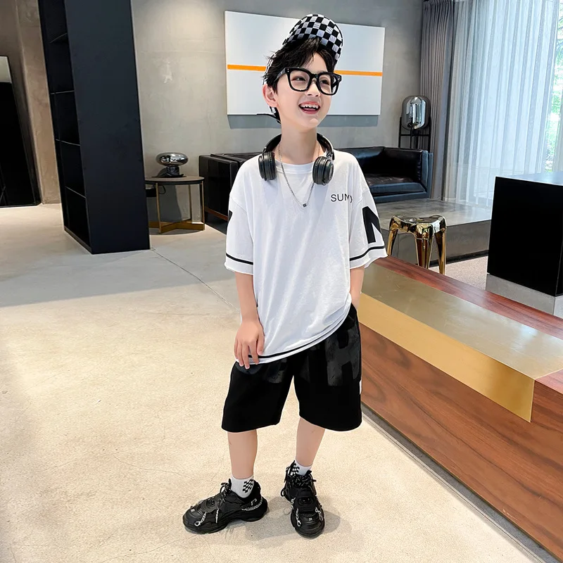 

Kids boys summer track suit letters printed short-sleeved round neck T-shirt + Shorts 2pcs sets of new big virgin suit