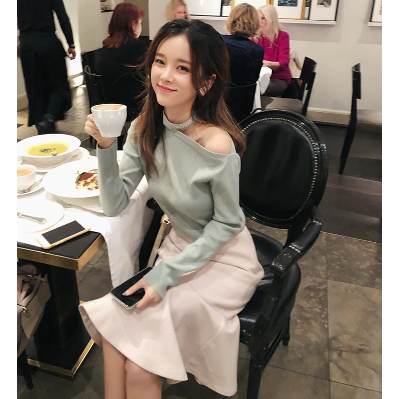 Mishow Женский лонгслив модная однотонная водолазка с открытыми плечами MX18D5123 |