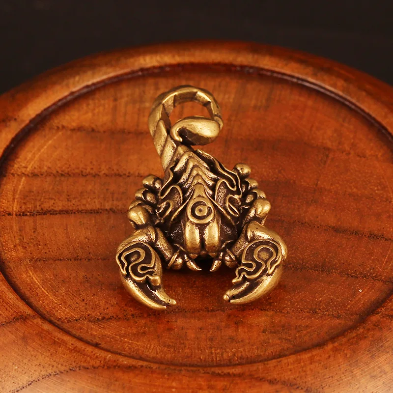 Винтажный латунный брелок для ключей в виде короля скорпиона для мужчин, медный брелок для ключей в стиле панк, металлический брелок для автомобиля, модный брелок для ключей, ювелирное изделие