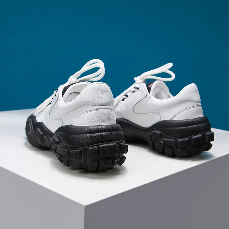 Женские кроссовки на танкетке белые кожаные платформе повседневная обувь осень