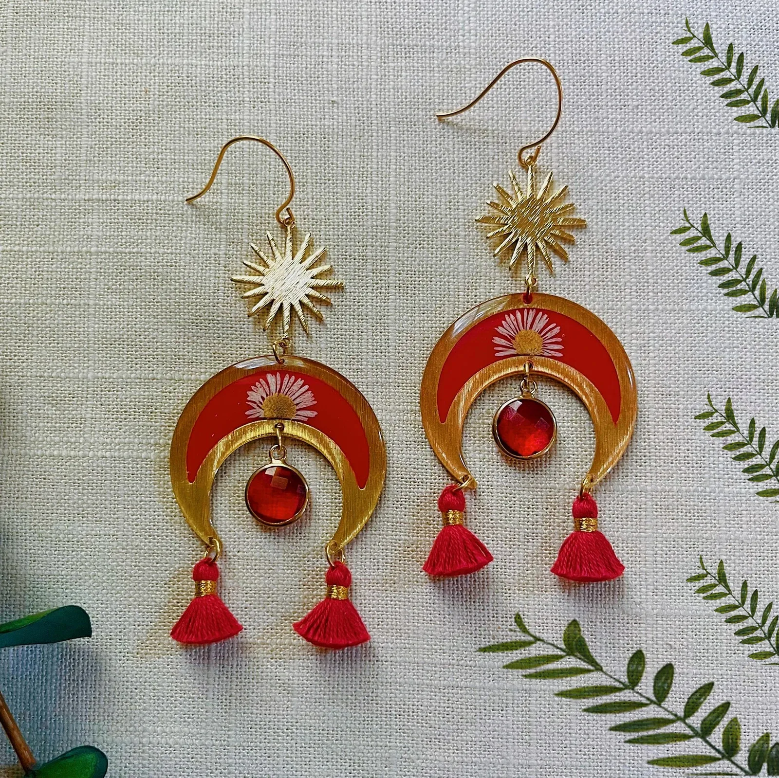 

Pressed Real Flower Moon Earrings with red crystal drops Crescent Moon Dangle Earrings Boho Jewelry Unique daisy Earrings