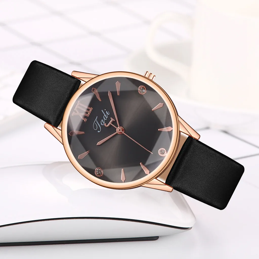 

Ladies Quartz Watch Leather Strap Fashion Diamond Small Dial Casual Gift New Multi-color Romantic Elegant 05*
