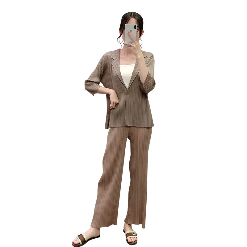 

LANMREM 2021 New Spring Summer Plus Size Coat Turn-down Collar Single Buttons Female Pleated Vintage Coats Vestido WJ74104