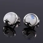 Серьги из серебра 925 пробы с натуральным лунным камнем диаметром 6 мм