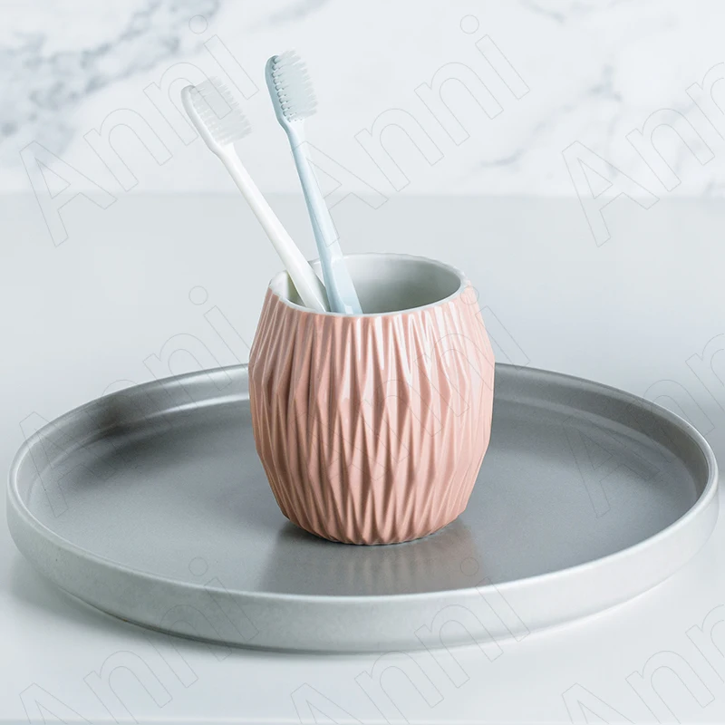 

Креативная призматическая керамическая чашка для ванной комнаты, нордическая Современная рельефная трехмерная декоративная чашка для зуб...