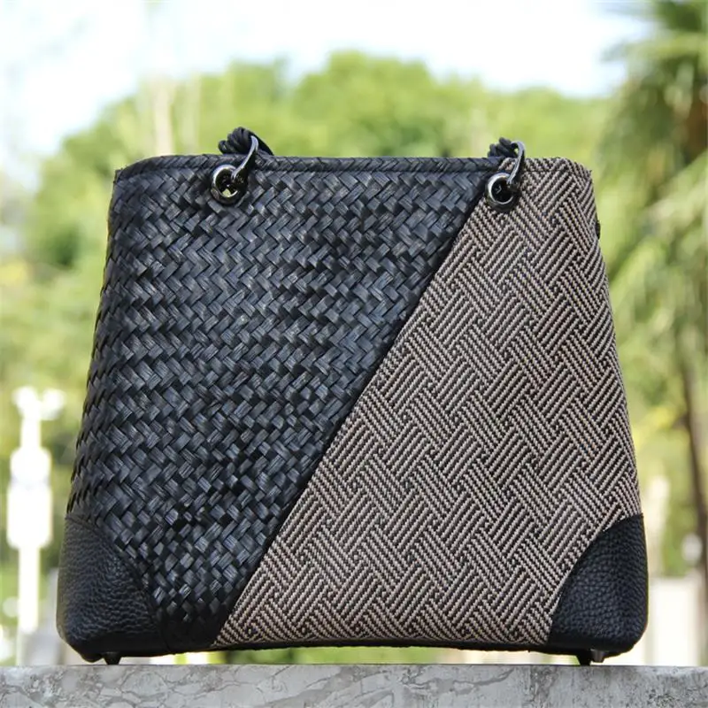 

30x23CM New Handmade Straw Bag Thai Rattan Straw Bag Seaside Vacation Beach Bag Woven Women Handbag Rattan Bag a6105