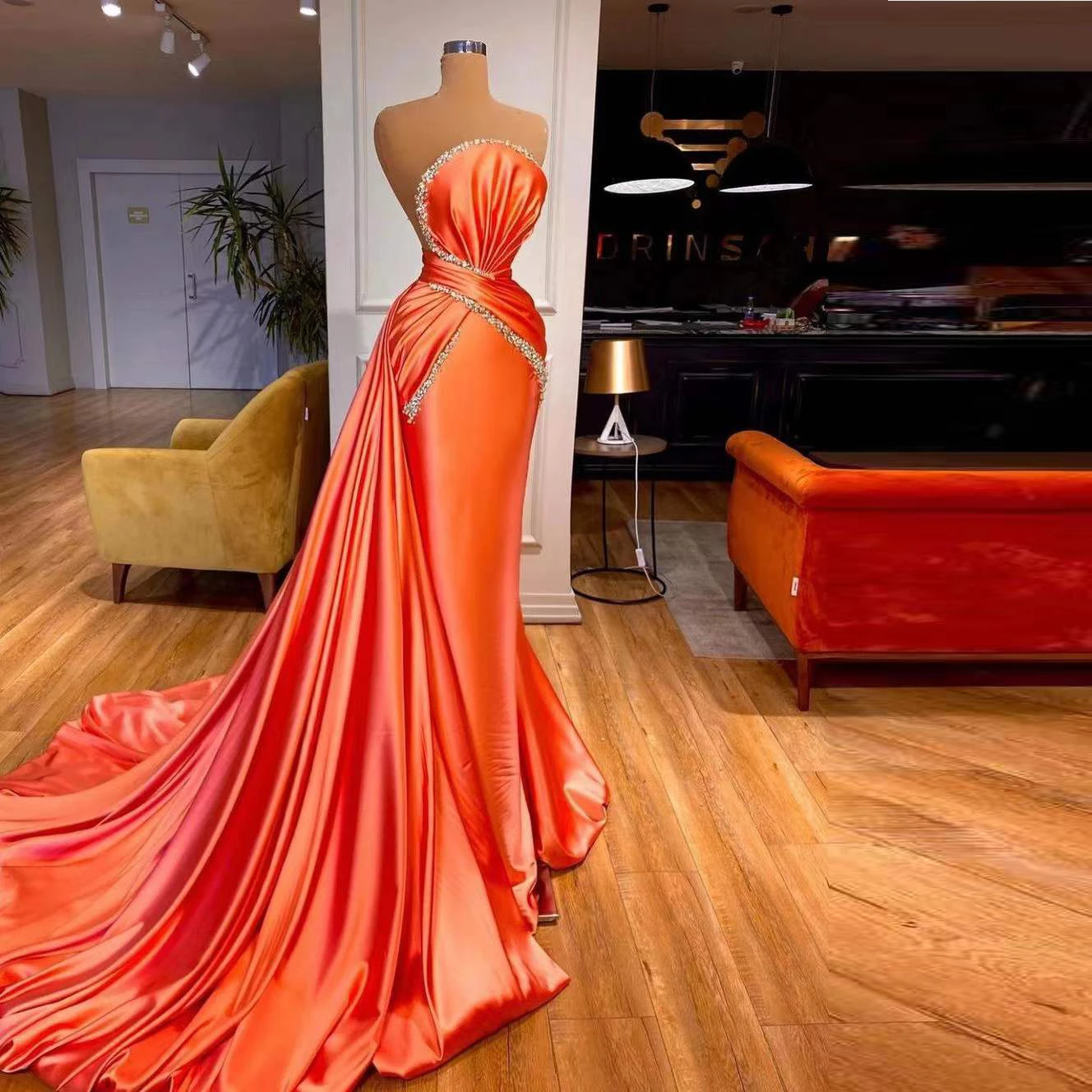 

Женское длинное вечернее платье без рукавов, оранжевое плиссированное платье со шлейфом, расшитое бисером и блестками, роскошное платье для выпускного вечера