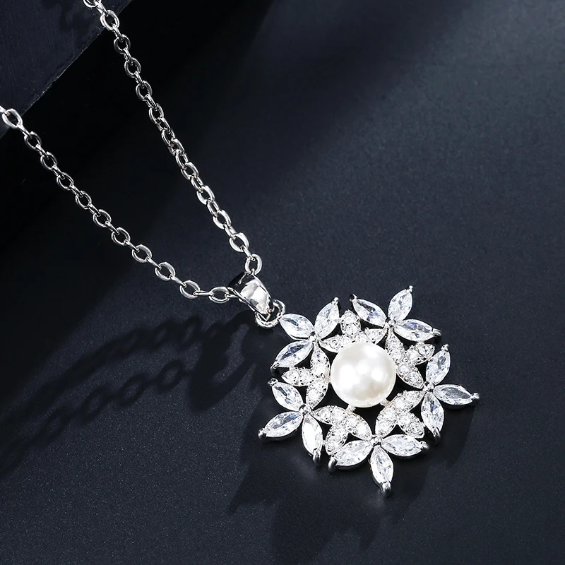 

Fashion Zirconia Flower Necklaces for Women Crystal Pearl Charm Wedding Femme Party Jewelry Friend Gift
