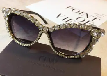 

New Personality Sunglasses For Female Tide Sunglasses Cat's Eye Exaggerated Flash Drilling European And American 2021 New Style