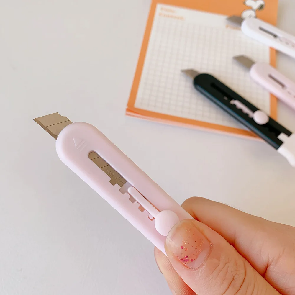 

Kawaii Mini Pocket Cat Paw Art Utility Knife Express Box Knife Paper Cutter Craft Wrapping Refillable Blade Stationery