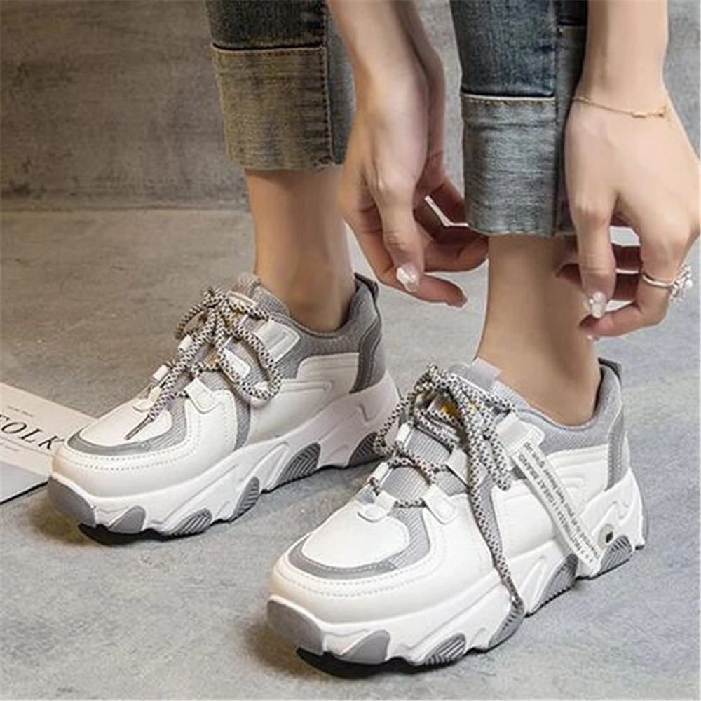 Женские кроссовки повседневная спортивная обувь на платформе белые