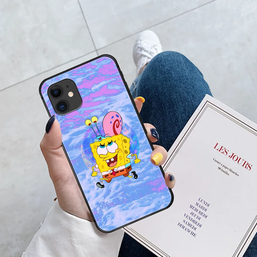 

Cartoon Cute Yellow SpongeBobs Phone Case For Iphone 5 5S SE 2020 6 6S 7 8 Plus 11 12 Mini X XS XR Pro Max black Cell Soft Cover
