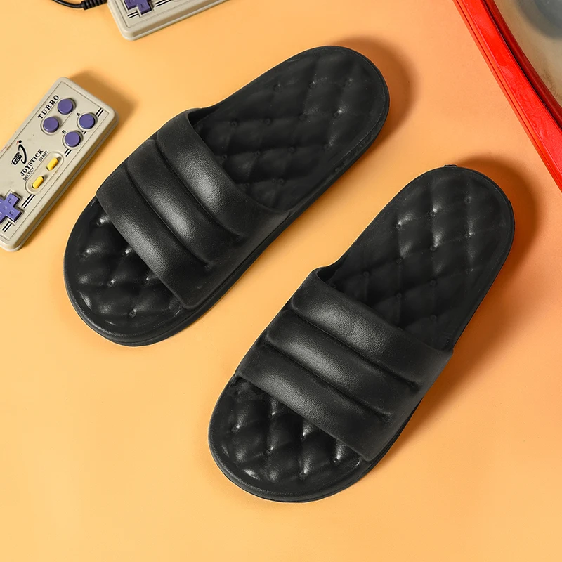 

2021 New House Men Shoes Comfortable Indoor Men Slippers Soft Sole Bathroom Slippers Man Fashion Shower Slippers for Mens